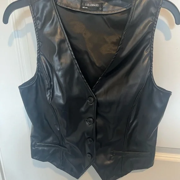 Lulumari Black. Faux Leather Vest Fitted V-Neck - Picture 1 of 3